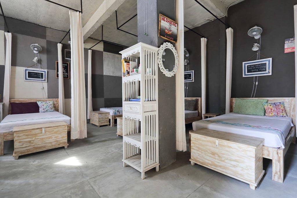 Готель Barn N Bunk Ґіаньяр Екстер'єр фото