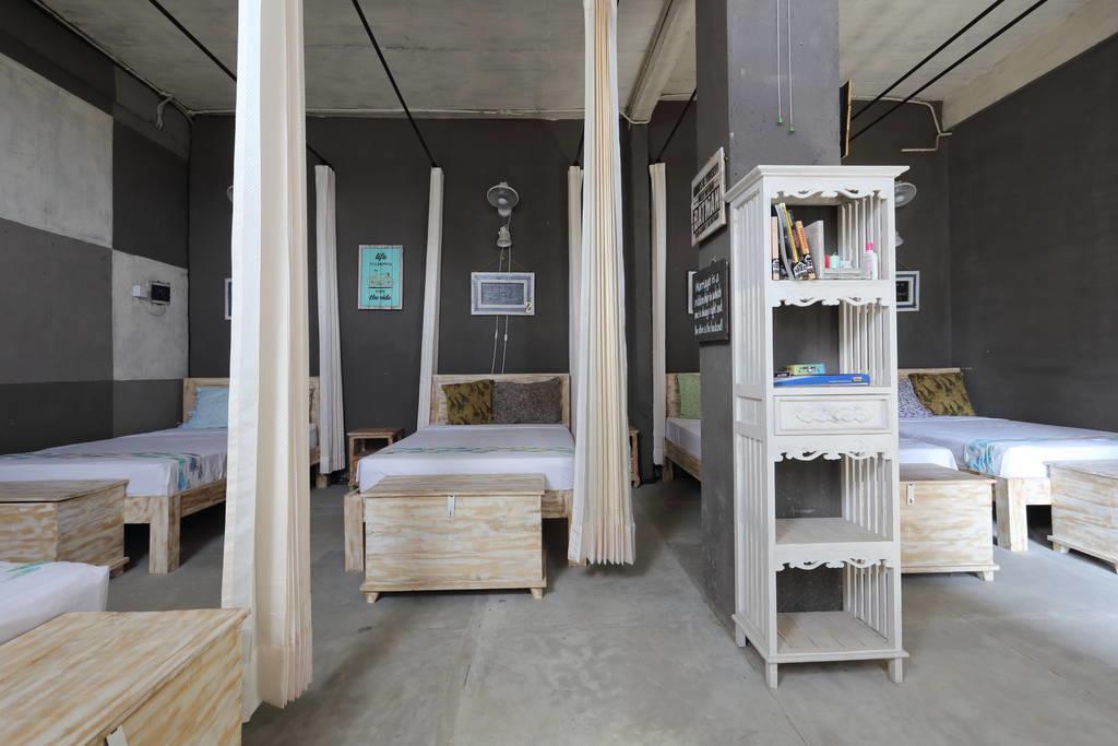 Готель Barn N Bunk Ґіаньяр Екстер'єр фото